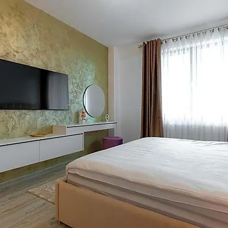 Hotel By R S 3 Constanta