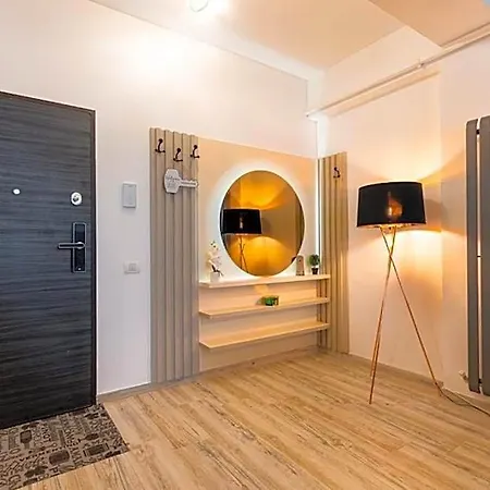 Hotel By R S 3 Constanta