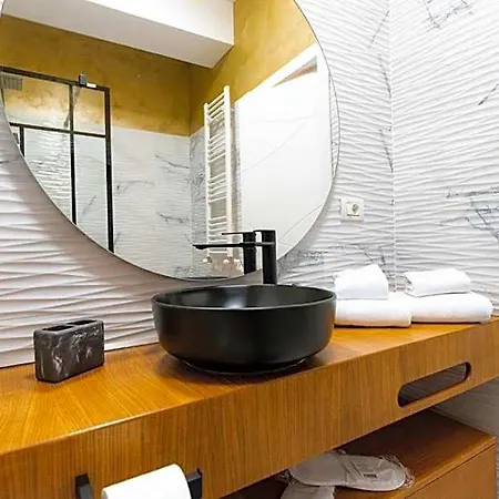 By R S 3 Hotel Constanta